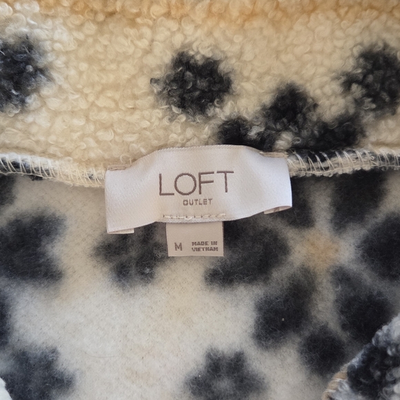 Cozy Black and Cream Patterned Men's Sweater - Picture 3 of 4